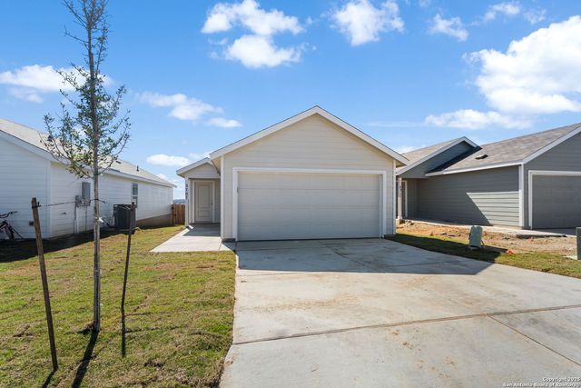 3707 Moon Hill Rd, Marion, TX 78124