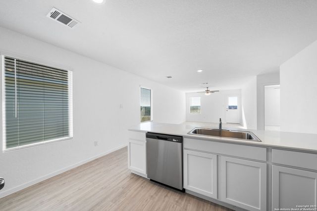 3707 Moon Hill Rd, Marion, TX 78124