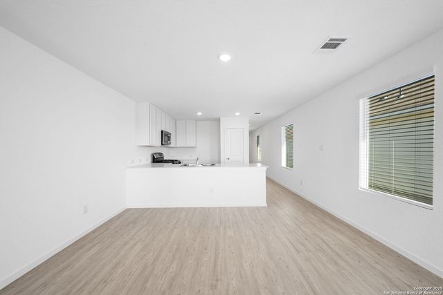 3707 Moon Hill Rd, Marion, TX 78124