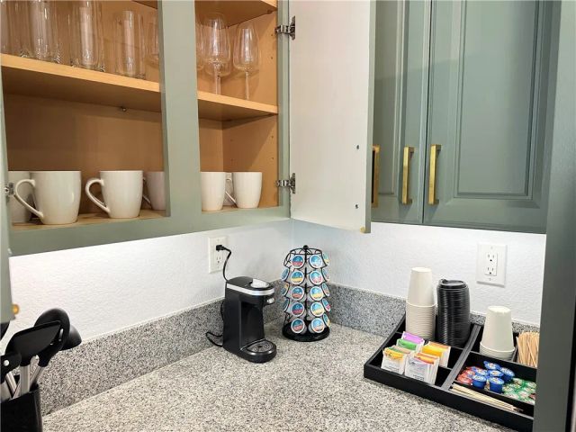 145 Yellow, Irvine, CA 92618