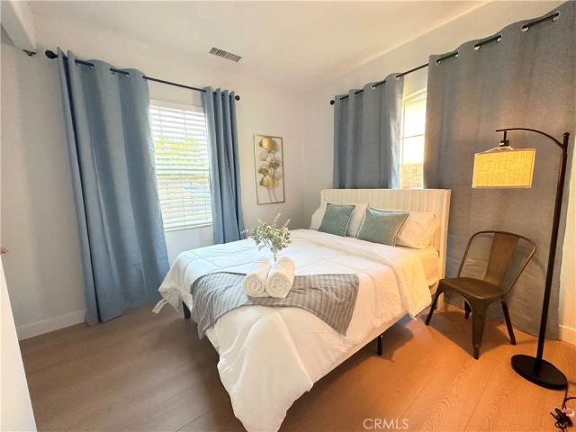 145 Yellow, Irvine, CA 92618