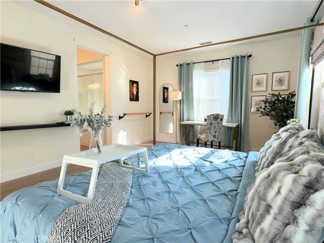 145 Yellow, Irvine, CA 92618