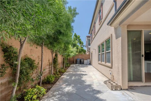 145 Yellow, Irvine, CA 92618