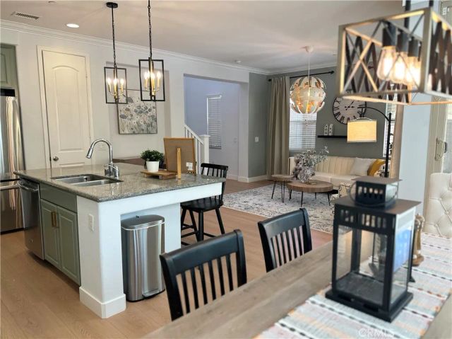 145 Yellow, Irvine, CA 92618