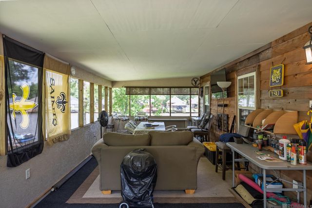 21054 Diversion Canal Rd, Maurepas, LA 70449