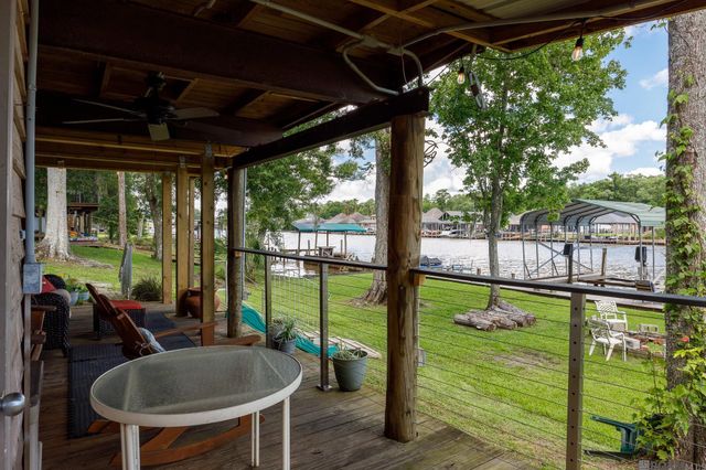 21054 Diversion Canal Rd, Maurepas, LA 70449