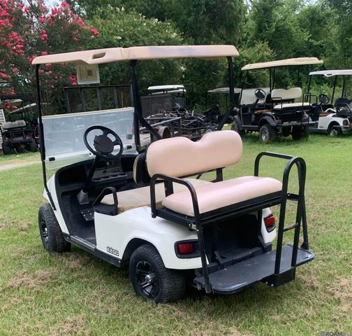 21054 Diversion Canal Rd, Maurepas, LA 70449