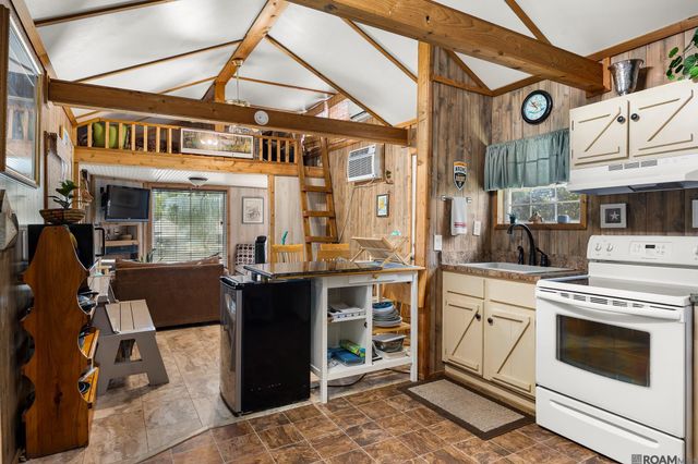 21054 Diversion Canal Rd, Maurepas, LA 70449