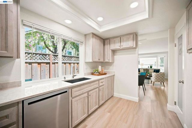 3747 Vineyard Ave, Pleasanton, CA 94566