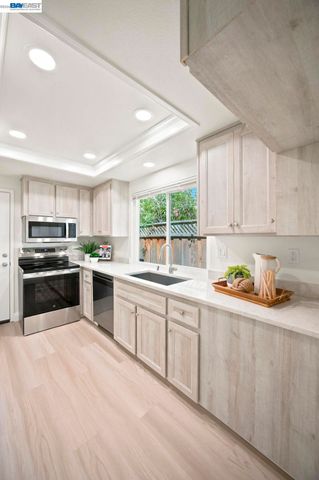 3747 Vineyard Ave, Pleasanton, CA 94566