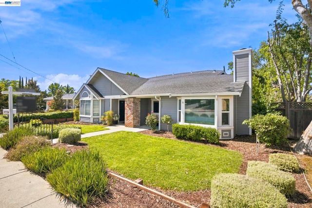 3747 Vineyard Ave, Pleasanton, CA 94566