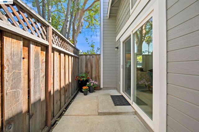 3747 Vineyard Ave, Pleasanton, CA 94566