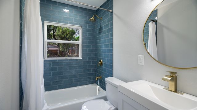 10523 Newcombe Drive, Dallas, TX 75228