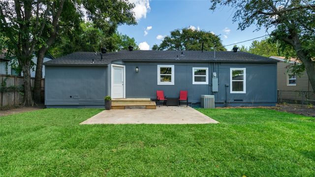 10523 Newcombe Drive, Dallas, TX 75228