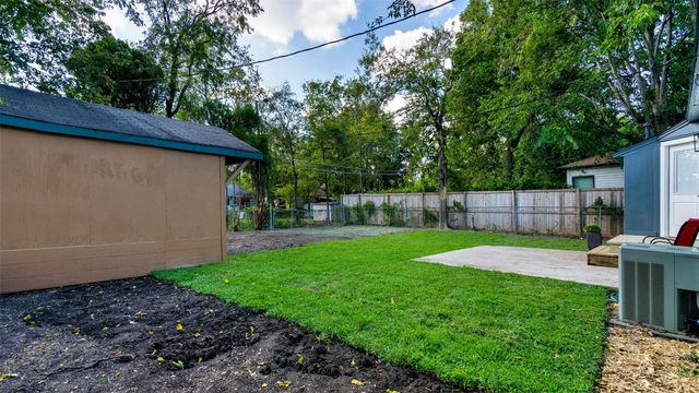 10523 Newcombe Drive, Dallas, TX 75228