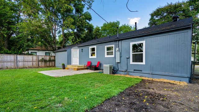 10523 Newcombe Drive, Dallas, TX 75228