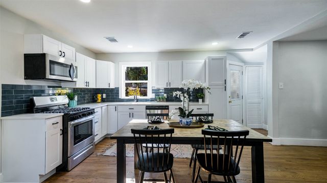 10523 Newcombe Drive, Dallas, TX 75228