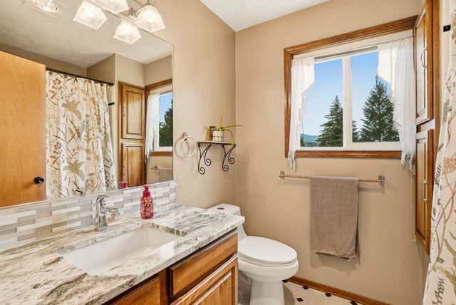 3403 N Corrigan Rd, Otis Orchards, WA 99027