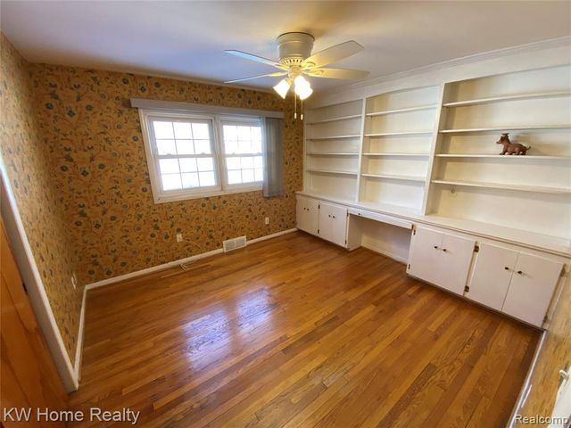 18635 San Diego Boulevard, Lathrup Village, MI 48076