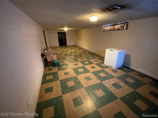 18635 San Diego Boulevard, Lathrup Village, MI 48076