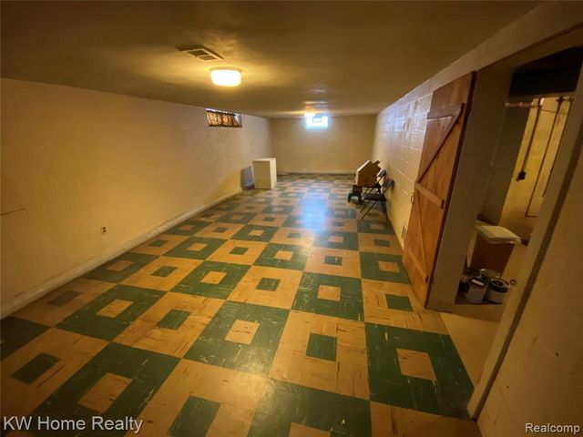 18635 San Diego Boulevard, Lathrup Village, MI 48076