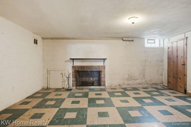 18635 San Diego Boulevard, Lathrup Village, MI 48076