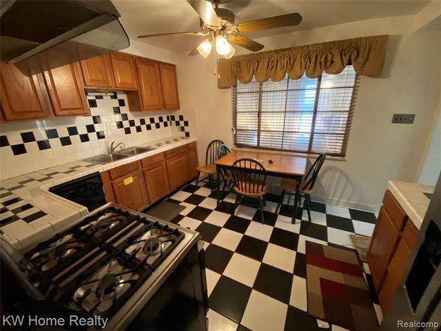 18635 San Diego Boulevard, Lathrup Village, MI 48076