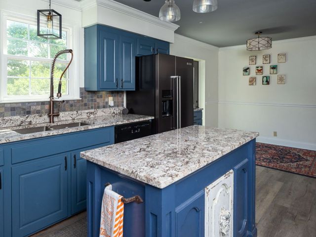 9675 Clovercroft Rd, Nolensville, TN 37135