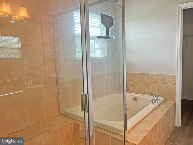 106 JACKIE DR, Gilbertsville, PA 19525