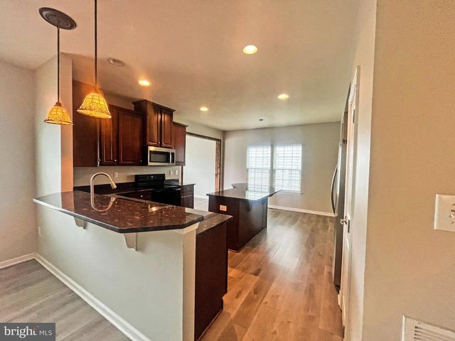 106 JACKIE DR, Gilbertsville, PA 19525