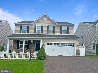 106 JACKIE DR, Gilbertsville, PA 19525
