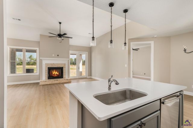 207 Farmland Circle, Perry, GA 31069