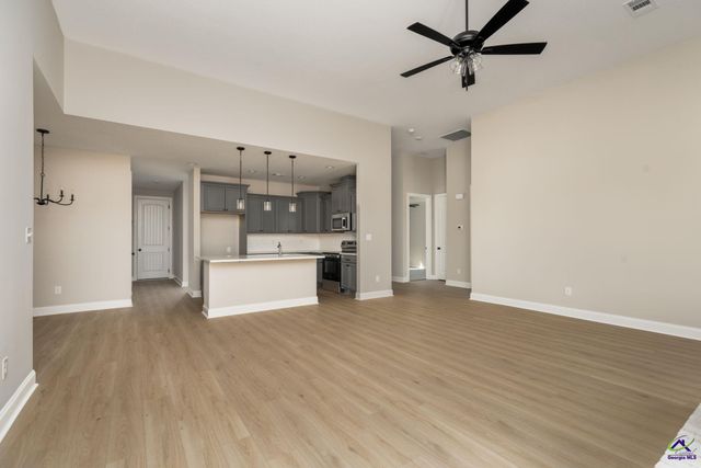207 Farmland Circle, Perry, GA 31069