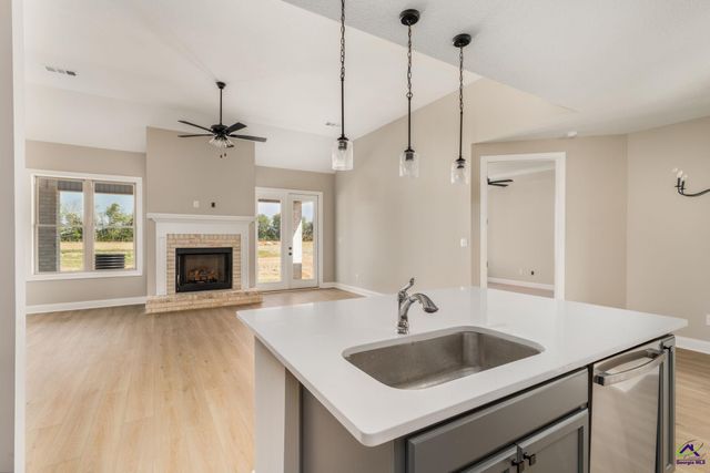 207 Farmland Circle, Perry, GA 31069