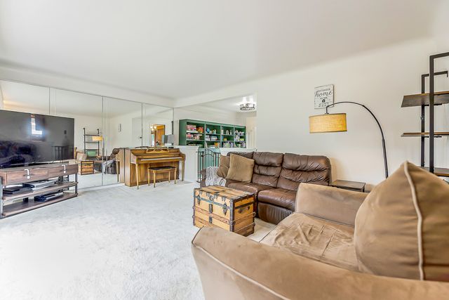 44026 Harmony Lane, Belleville, MI 48111