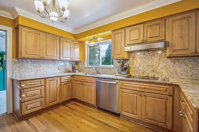 44026 Harmony Lane, Belleville, MI 48111