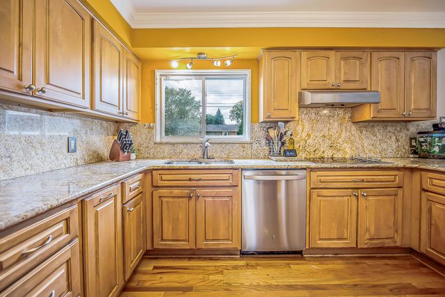 44026 Harmony Lane, Belleville, MI 48111