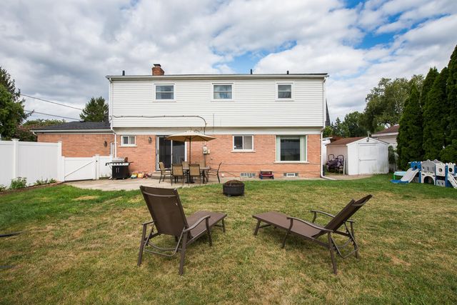 44026 Harmony Lane, Belleville, MI 48111