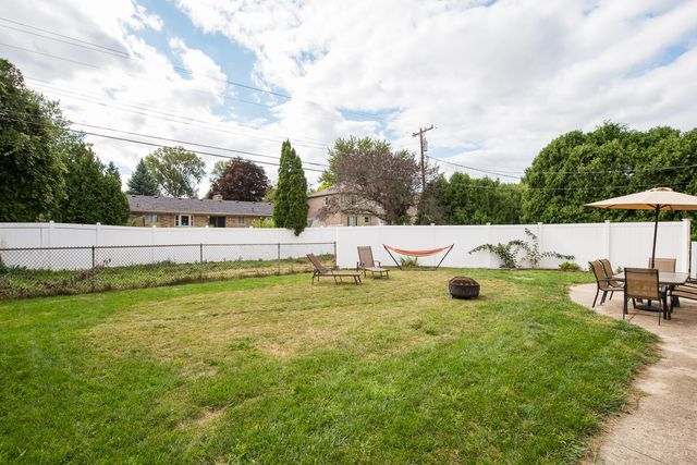 44026 Harmony Lane, Belleville, MI 48111