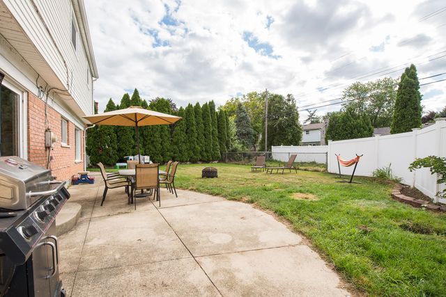 44026 Harmony Lane, Belleville, MI 48111