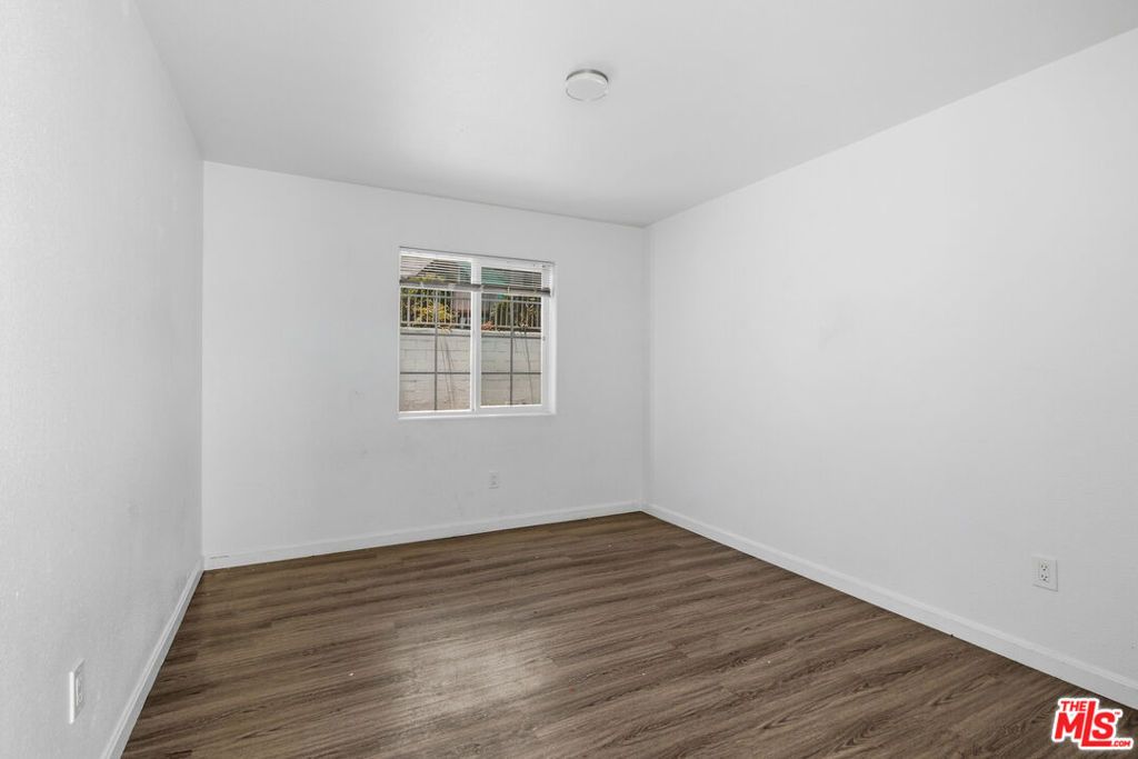 Image 11 of property listing at 5370 Poplar Boulevard, Los Angeles, CA 90032