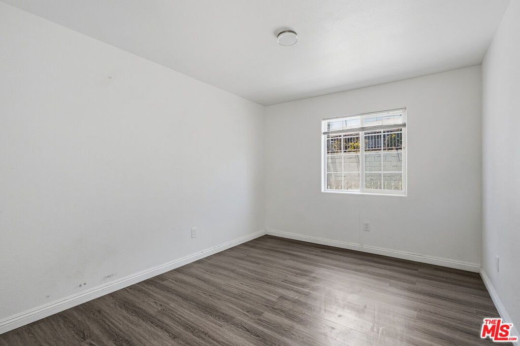 Image 12 of property listing at 5370 Poplar Boulevard, Los Angeles, CA 90032