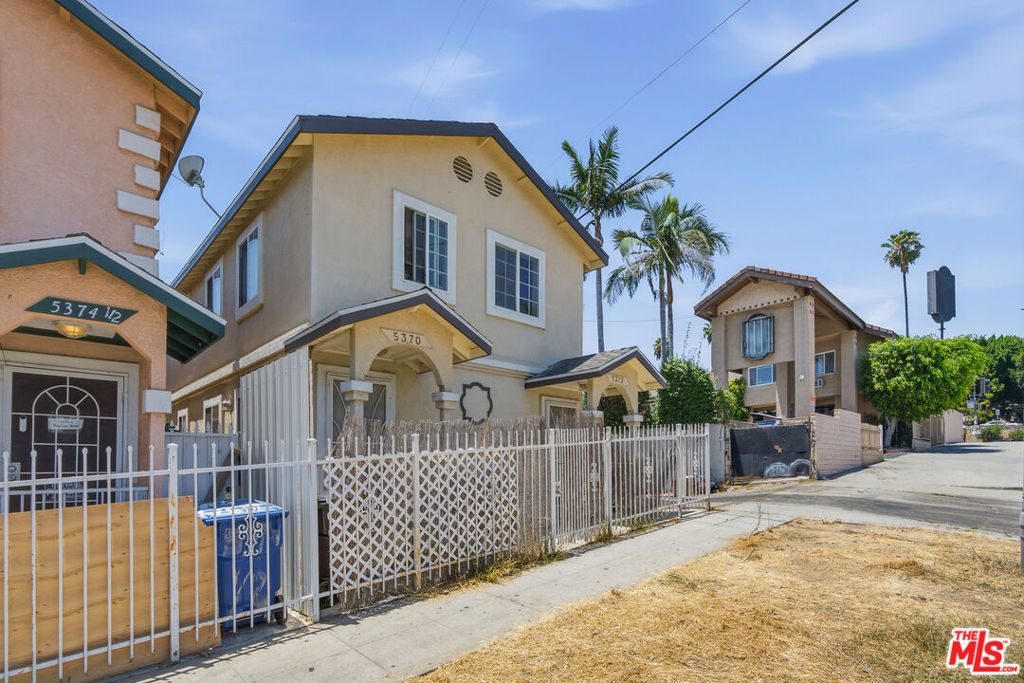 Image 3 of property listing at 5370 Poplar Boulevard, Los Angeles, CA 90032
