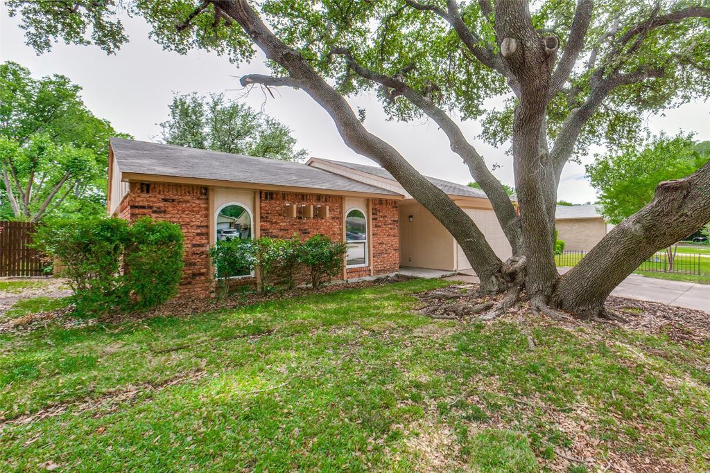 522 Hightrail Drive, Allen, TX 75002