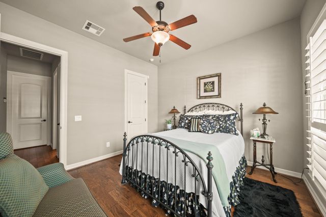 4815 Fairford Drive, Sugar Land, TX 77479