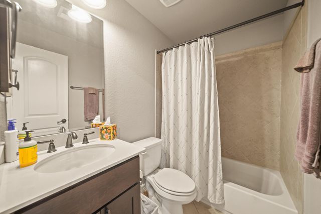 4815 Fairford Drive, Sugar Land, TX 77479