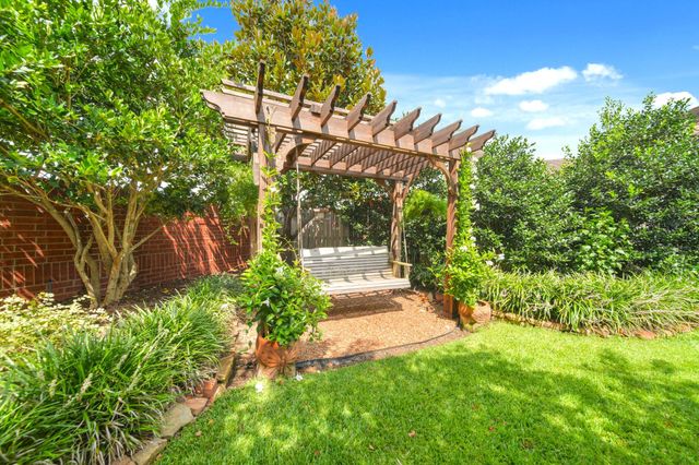 4815 Fairford Drive, Sugar Land, TX 77479