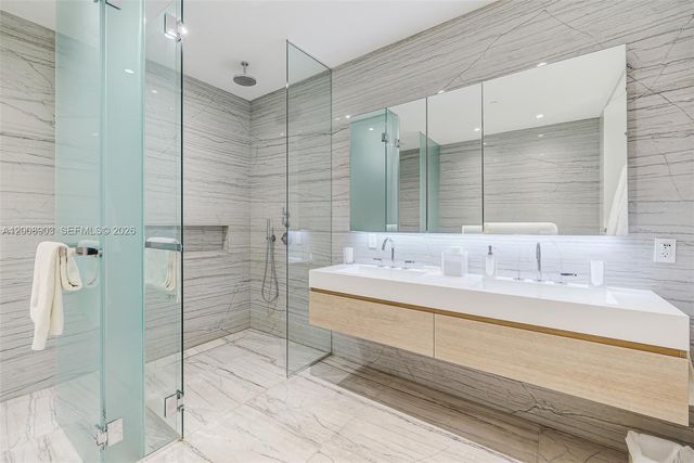 8701 Collins Ave 904, Miami Beach, FL 33154