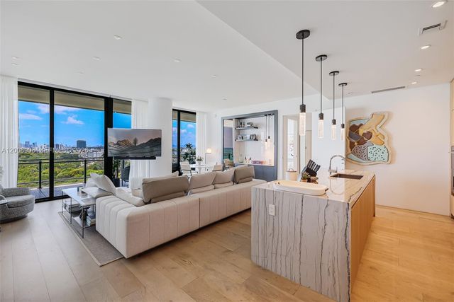 8701 Collins Ave 904, Miami Beach, FL 33154