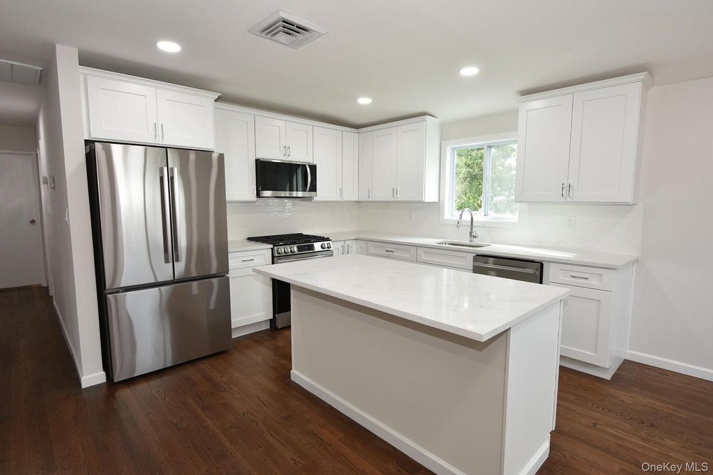 41 Bethany Drive, Commack, NY 11725 — photo 2